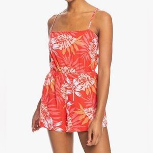 CUTEST!!! ✨✨ Roxy Floral Romper